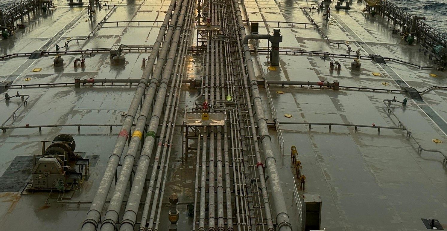 Tanker deck pipework